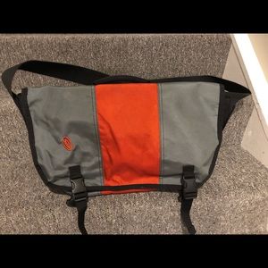 Timbuk2 classic messenger bag